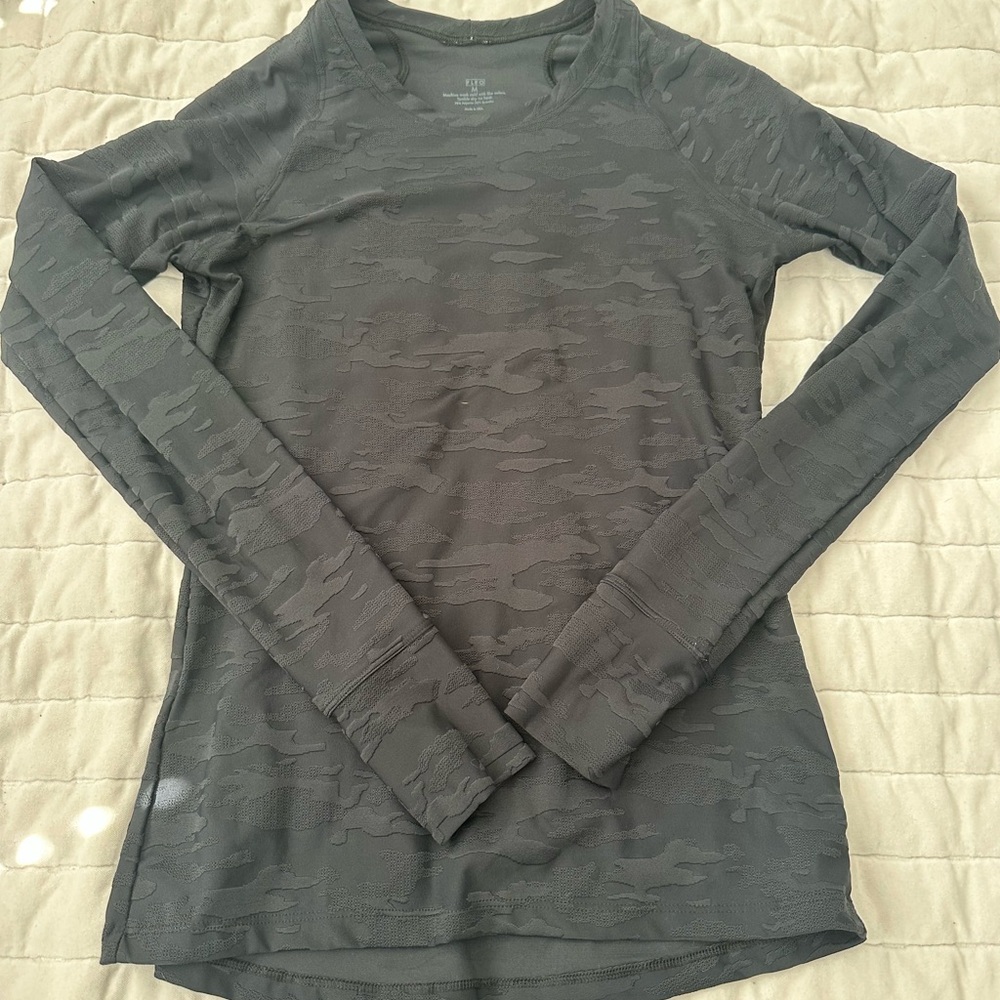 Fleo foundation, black camo